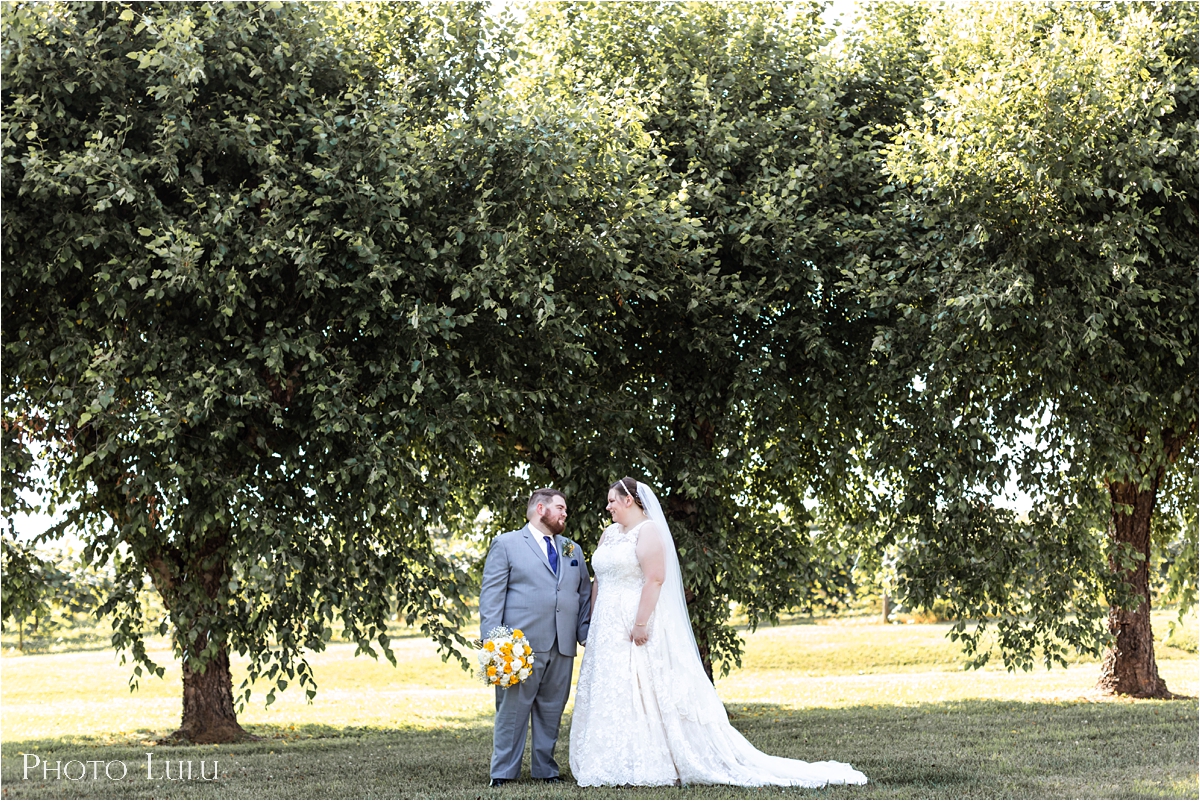 Huber’s Winery Summer Wedding | Plantation Hall | IN Photographer
