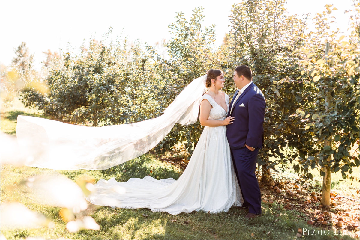Hubers Orchard & Winery Wedding |Indiana Wedding Photographer | Cameron & Paige