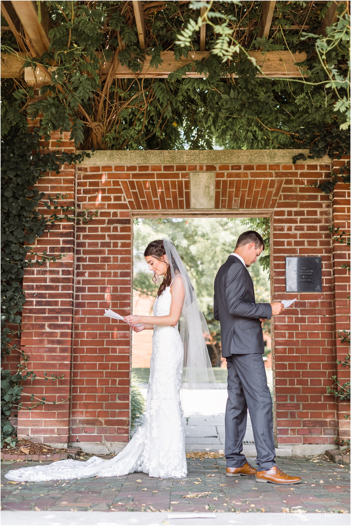 Caldwell Chapel Summer Wedding | Louisville, KY & Indiana Wedding Photographer